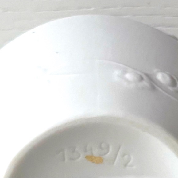 Relisted - White Bisque Porcelain Floral English Vase 9” - Picture 5 of 7